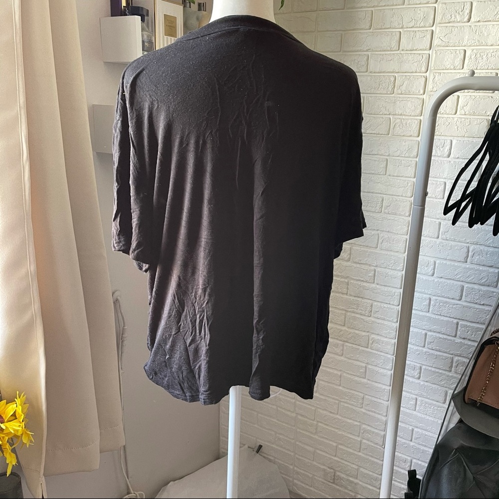 Black top - Picture 5 of 7